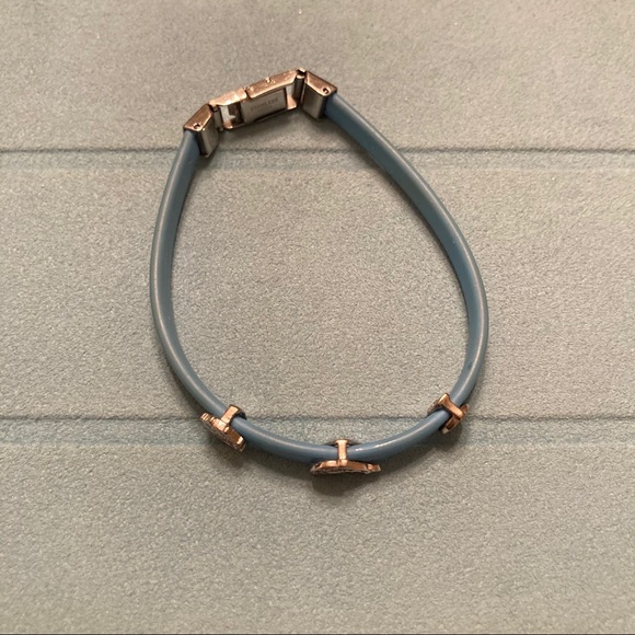 Blue rubber bracelet with silver charms - Picture 2 of 8